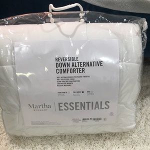 Martha Stewart Down Full/Queen Comforter